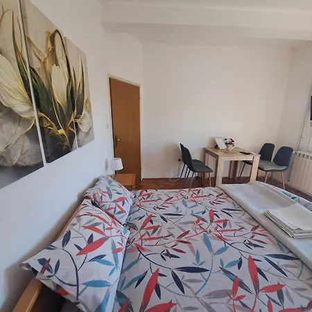 Ukropina アパート *